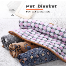 Soft and Fluffy High Quality Fluffy Cute Star Printing Pet Mat Warm and Comfortable Pet Blanket for Dogs and Cats Pet Supplies (Color: Coffee color polka, size: For kittens 60X40cm)